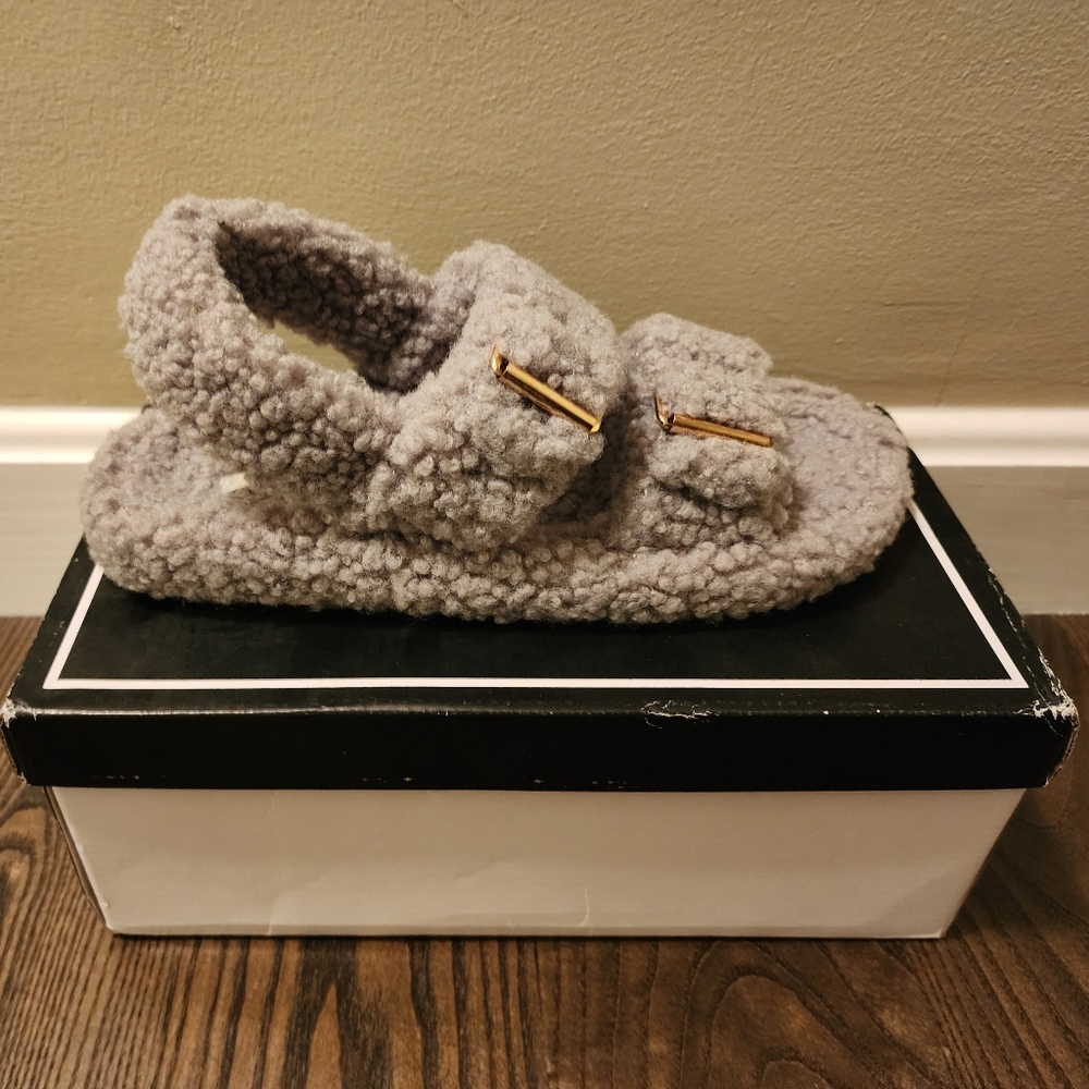 NIB Grey teddy faux fur sandals Size 10